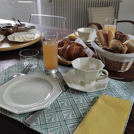 Le Logis Du Pradet Bed & Breakfast Moncrabeau Exterior photo
